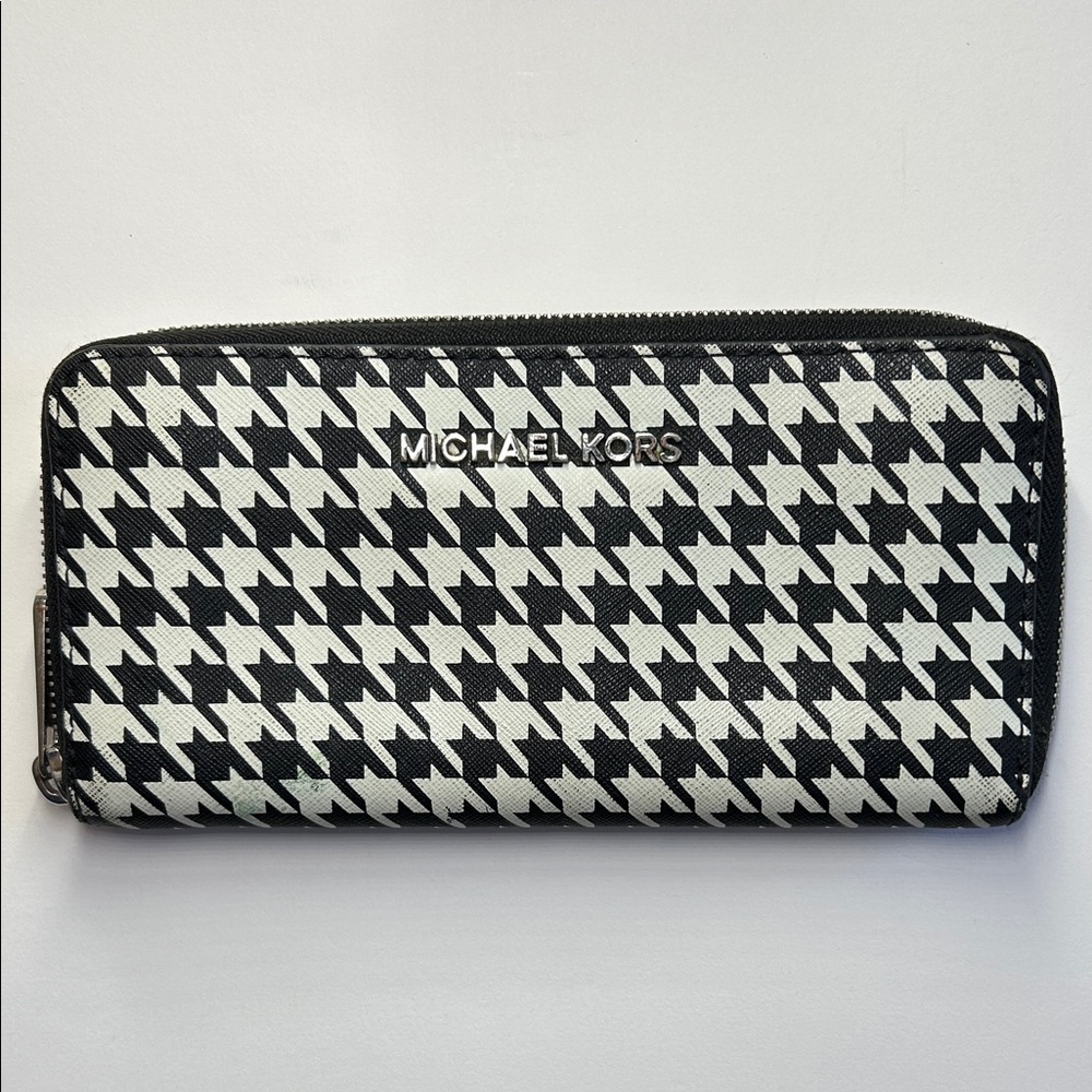 Michael Kors Monochrome Houndstooth Zip Wallet